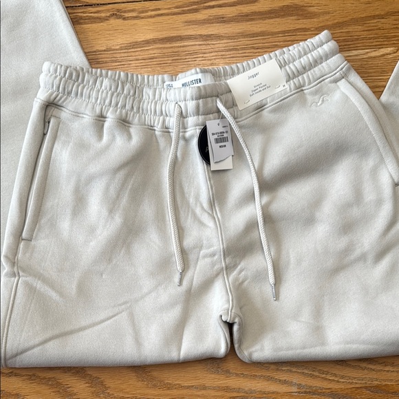 Men’s Hollister Jogger Pants - Picture 3 of 5